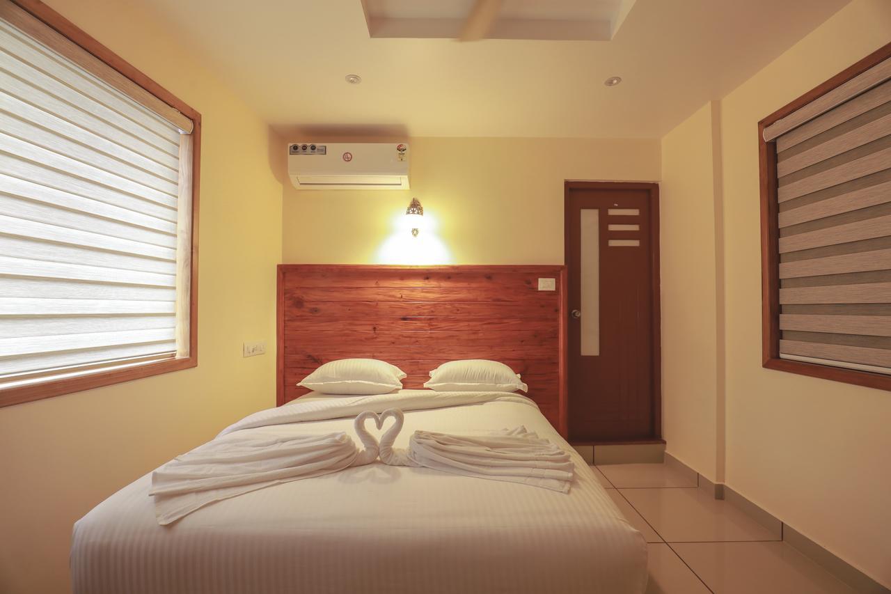 Roses Inn Fortkochi Exteriér fotografie