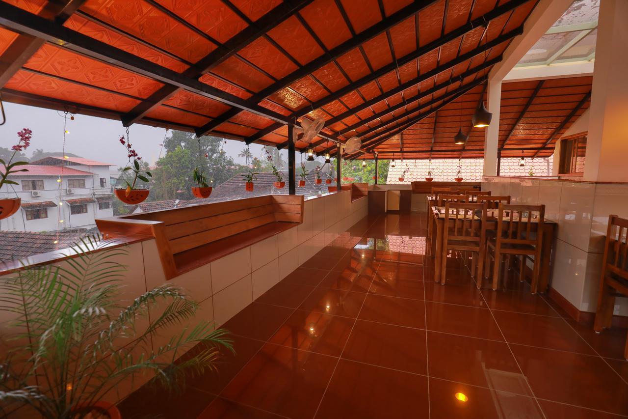 Roses Inn Fortkochi Exteriér fotografie