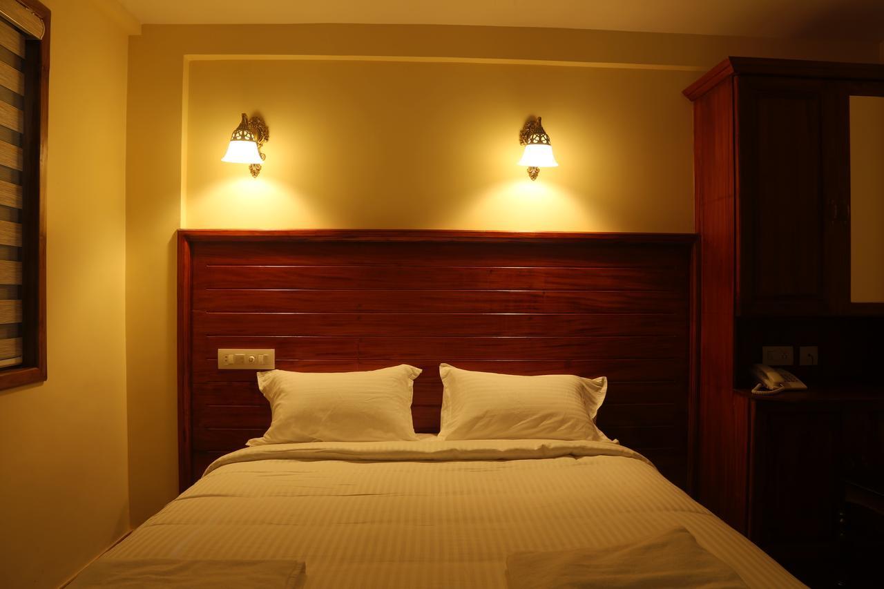 Roses Inn Fortkochi Exteriér fotografie